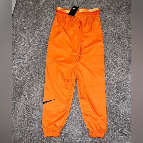 NIKE Woven Swoosh Jogger Pants - Picture 6 of 6